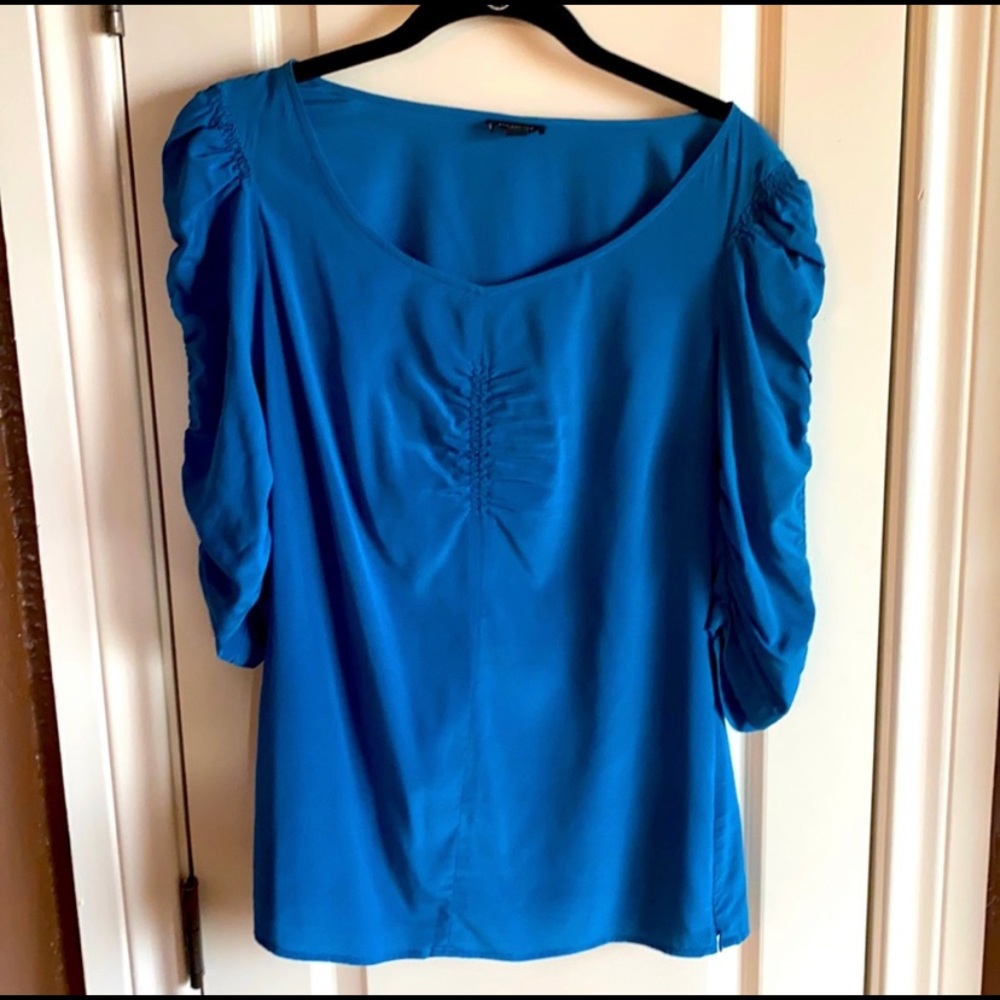 Ann Taylor 100% Silk Ruffle Top with 2/3 sleeves, side zip, 0P